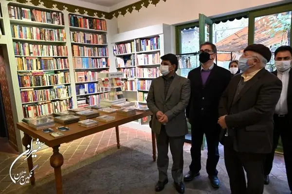 کافه کتاب ها باید شهروندان را به کتابخوانی تشویق کنند