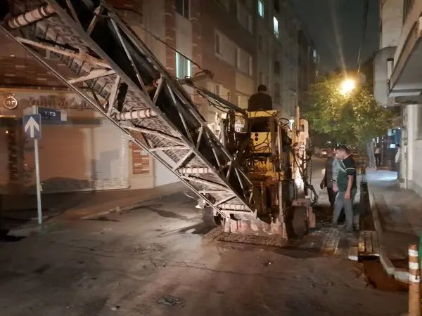 پخش ۱۰ هزار تن آسفالت در معابر منطقه۱۳