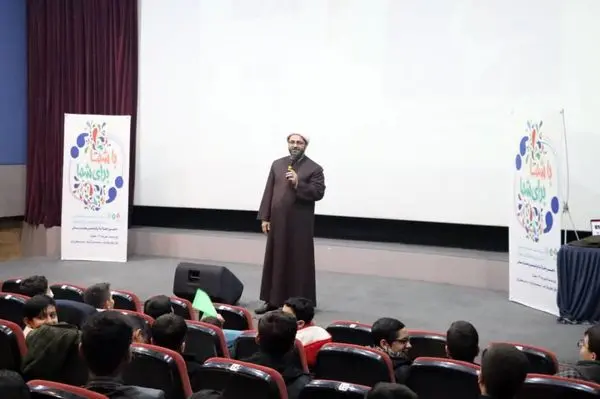 نشست هم اندیشی و رشد و تعالی نوجوانان منطقه۱۱ برگزار شد 

