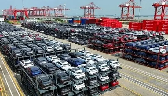 ضوابط واردات خودرو توسط ایرانیان خارج از کشور اعلام شد

