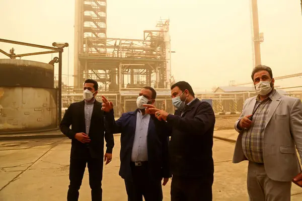 بازدید فرماندار ویژه شهرستان آبادان از پالایشگاه روغن سازی آبادان