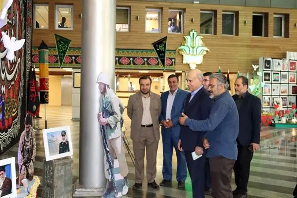 برپایی نمایشگاه هفته دفاع مقدس در بانک کشاورزی
