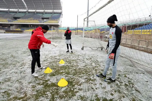 تمرین پرسپولیس به دلیل بارش برف لغو شد
