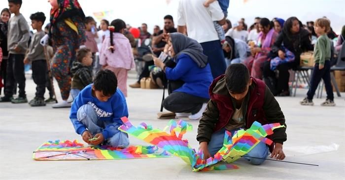 پارسی ها با پرواز بادبادک ها دهه فجر را گرامی داشتند
