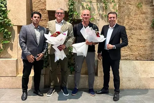 سرمربی پرسپولیس وارد تهران شد