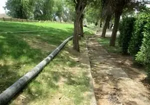 اجرای عملیات لوله گذاری آبرسانی آب خام فضای سبز منطقه 3

