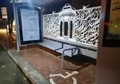 ایستگاه‎های اتوبوس خیابان شمشیری پس از نوسازی و بازطراحی مزین به تمثال شهدا مدافع حرم شد