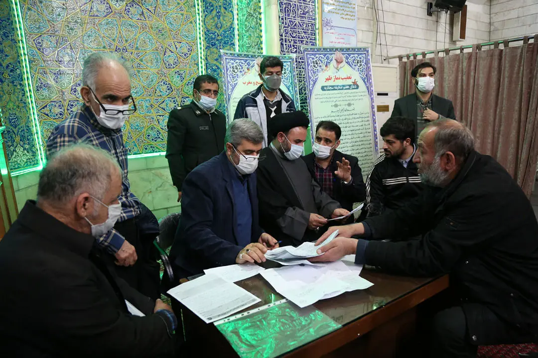 دیگر مسؤولان پشت اتاق‌های دربسته نیستند