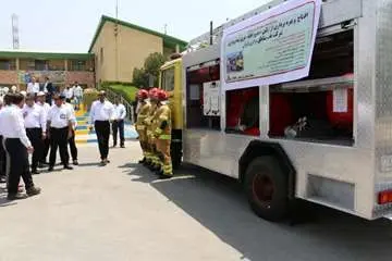 بهرهبرداری از نخستین خودرو آتشنشانی تمام پودری در منطقه نار و کنگان