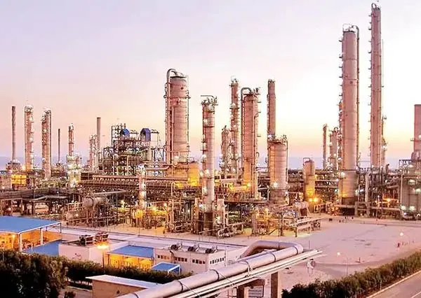 صنعت پتروشیمی ۳۰ درصد عرضه ارز کشور را تامین میکند