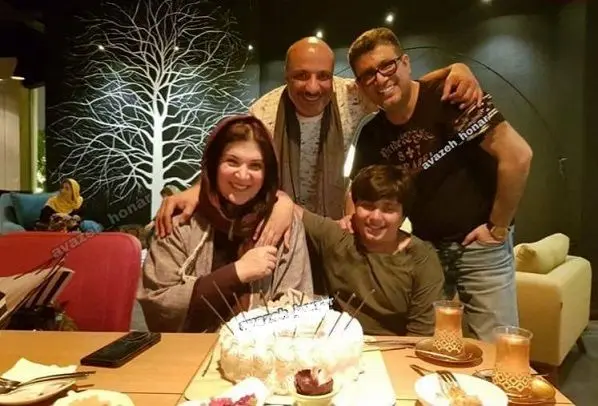 جشن تولد خانم بازیگر در کنار همسرش و مجری مشهور+عکس
