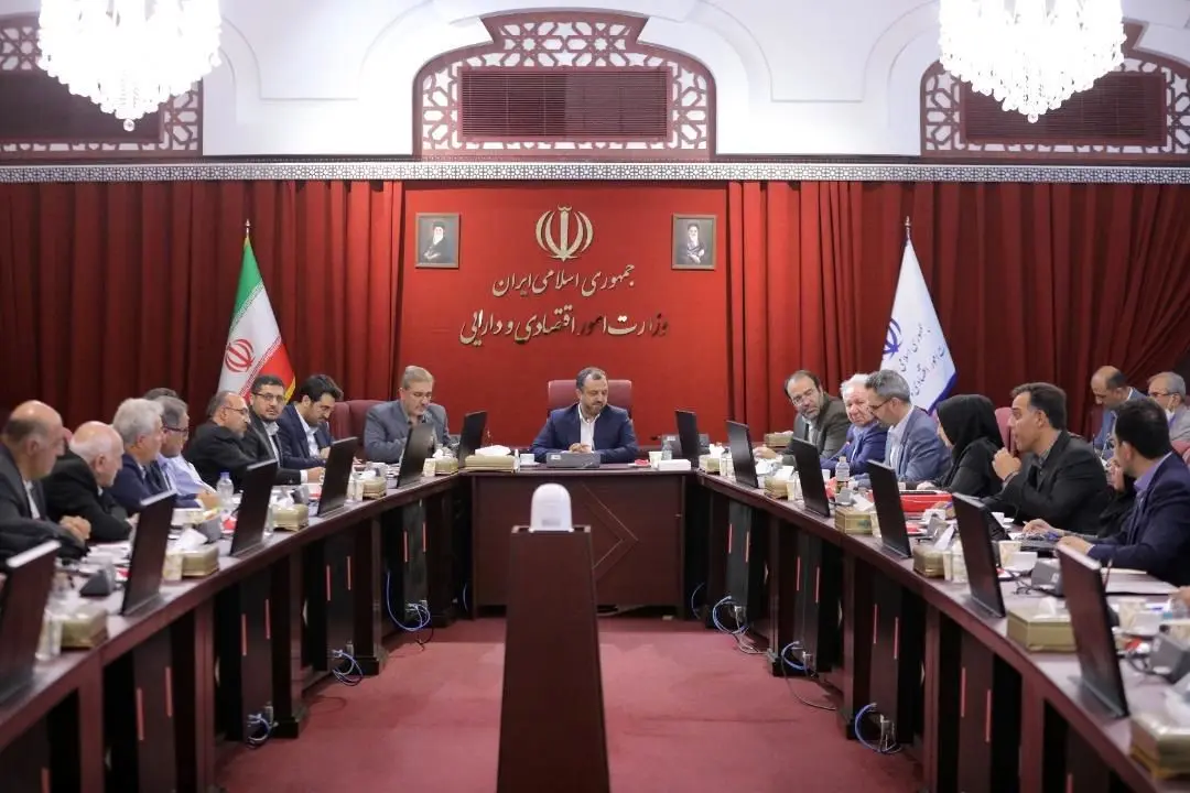 دستور ویژه وزیر امور اقتصادی و دارایی برای بررسی و رفع مشکلات بیش از 30 تشکل و فعال اقتصادی استان