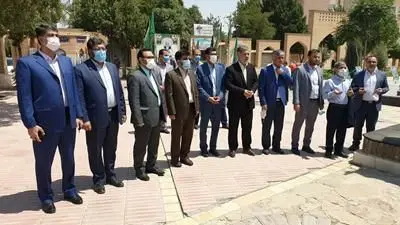 تجدید بیعت اعضای شورای اسلامی ششم شهر اراک با شهدا، در نخستین روز کاری

