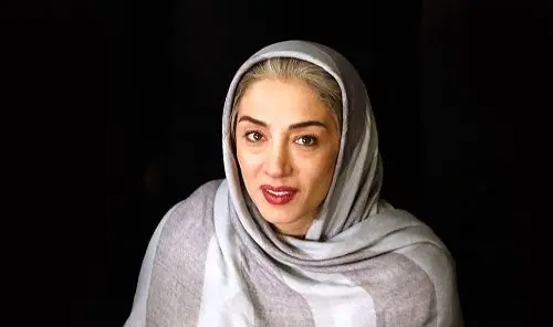 سر و وضع عجیب و غیرمتعارف خانم بازیگر +عکس