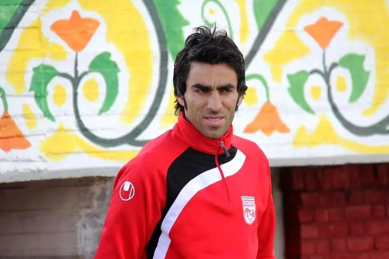 کی روش مربی صاحب سبکی است / هیچ کس با اشک ریختن، مردمی نمی‌شود