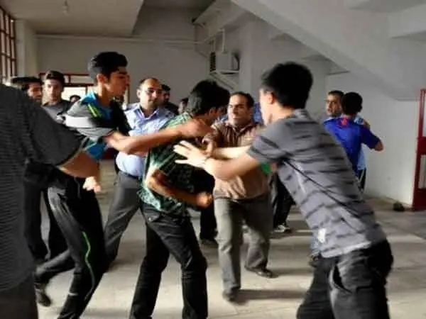 ضرب‌وجرح معلمان 