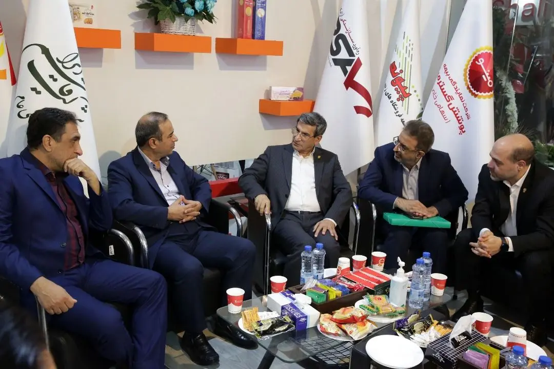 بازدید مدیرعامل بیمه البرز از غرفه گروه صنعتی مینو در بیست و نهمین نمایشگاه بین المللی آگروفود

