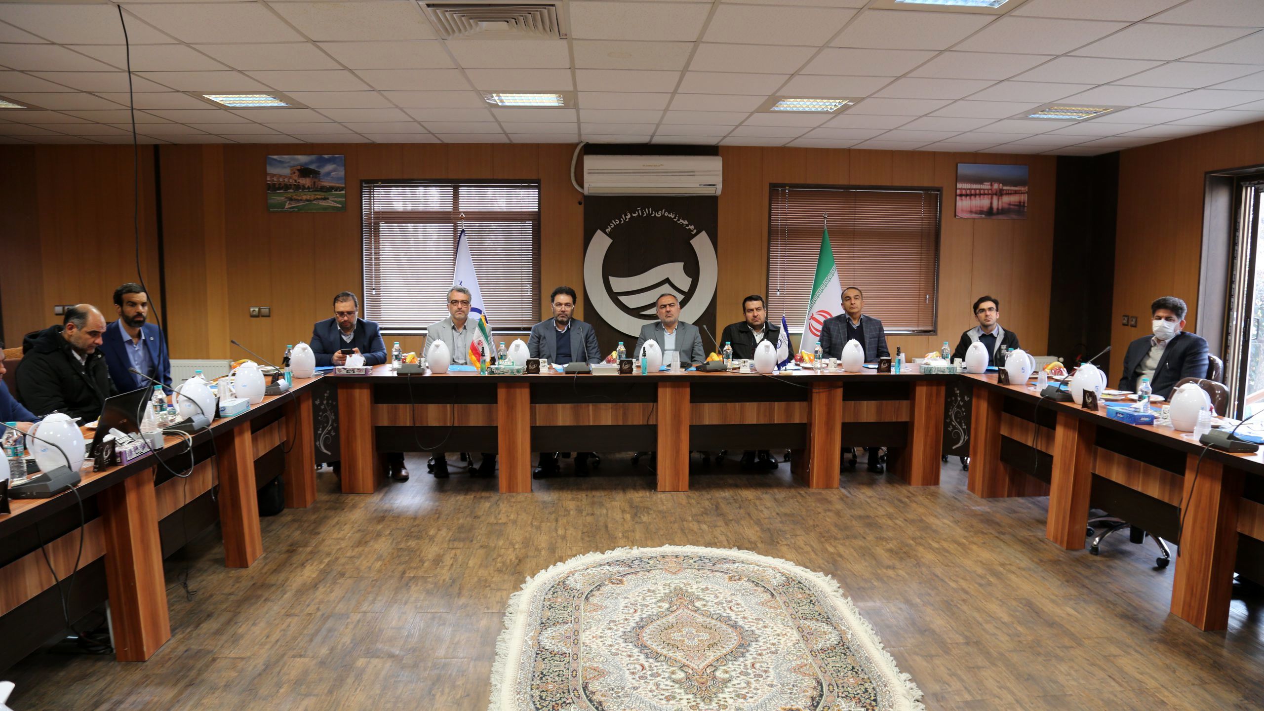 برگزاری جلسه هم اندیشی مدیر عامل و معاونین آبفای استان اصفهان با معاون هماهنگی امور عمرانی استانداری و مدیران کل حوزه معاونت عمرانی استانداری اصفهان

