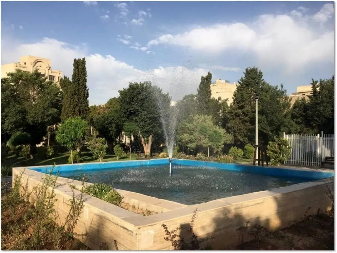 آبنمای میادین و بوستان های منطقه2  بهسازی شدند

