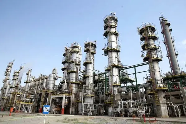 اعلام عدم عرضه برخی از محصولات شیمیایی در شرکت پتروشیمی شازند به علت تعویض کاتالیست واحد اتیلن اکساید