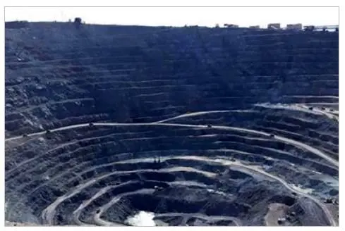 با همکاری فولاد مبارکه به دنبال اکتشافات عمقی در ایران مرکزی هستیم

