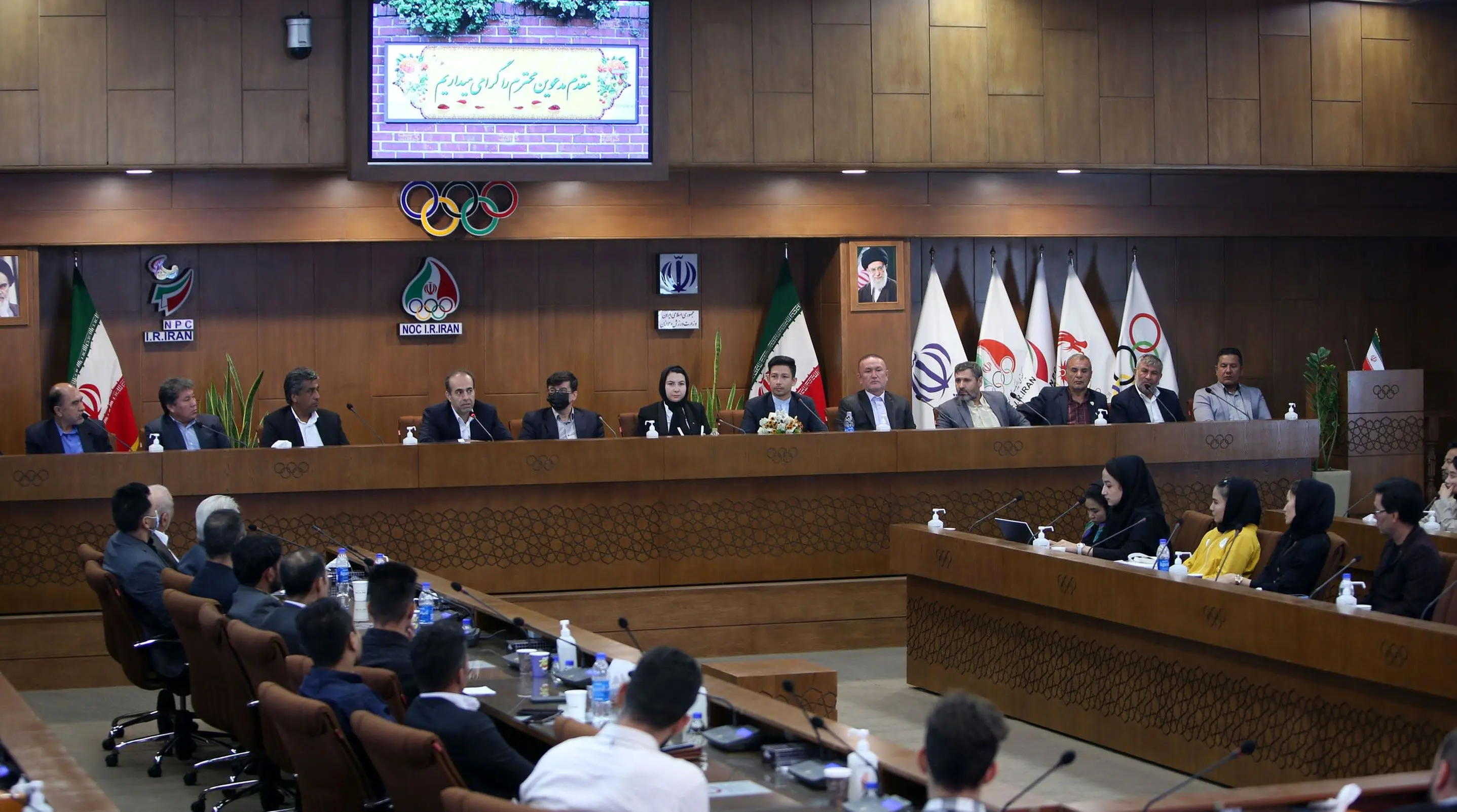 نشست مشترک عضو کمیته بین المللی افغانستان با مهاجرین ورزشکار این کشور در ایران