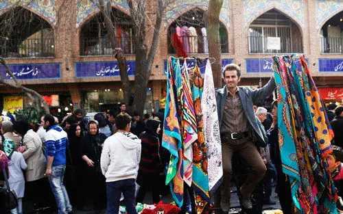 
چرا مردم از دستفروشان استقبال می‌کنند؟
