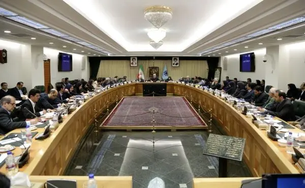 صرافی بانکها فعالانه در ساماندهی بازار ارز حضور یابند