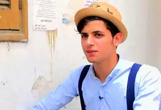 
اراده یک جوان برای زنده نگه داشتن شغلی رو به انقراض + عکس
