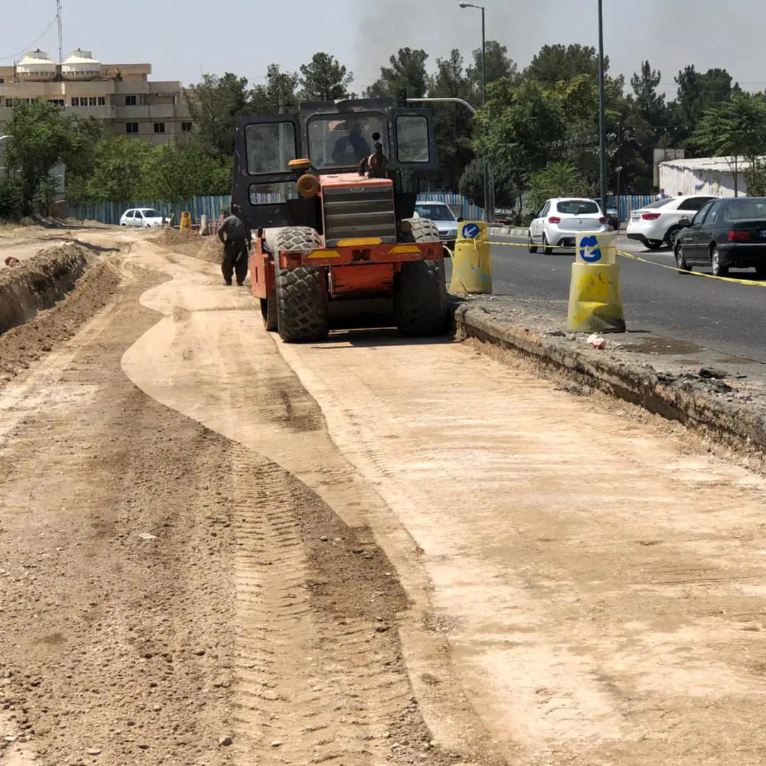 پخش بیش از ۱۴ هزار تن  آسفالت در بزرگراه های شمال شرق تهران

