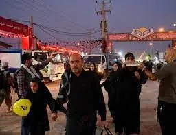 خادمی توانیابان آبادانی از زائرین حسینی در موکب شهید همدانی شلمچه 
