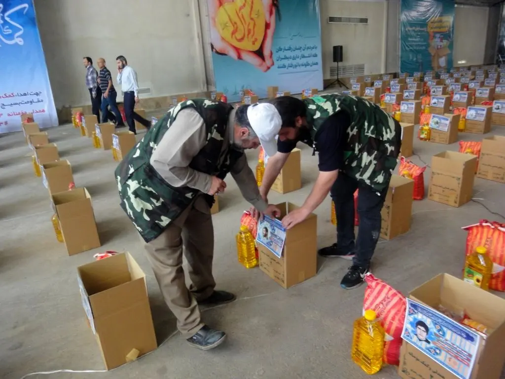 ۱۰۰ سبد کالا معیشتی کمک مومنانه در منطقه۹ توزیع شد.

