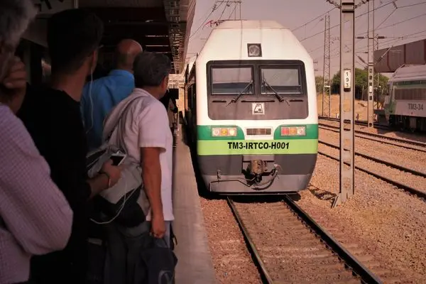 حذف اعزام‌های تندرو از برنامه حرکت قطارهای خط ۵ 