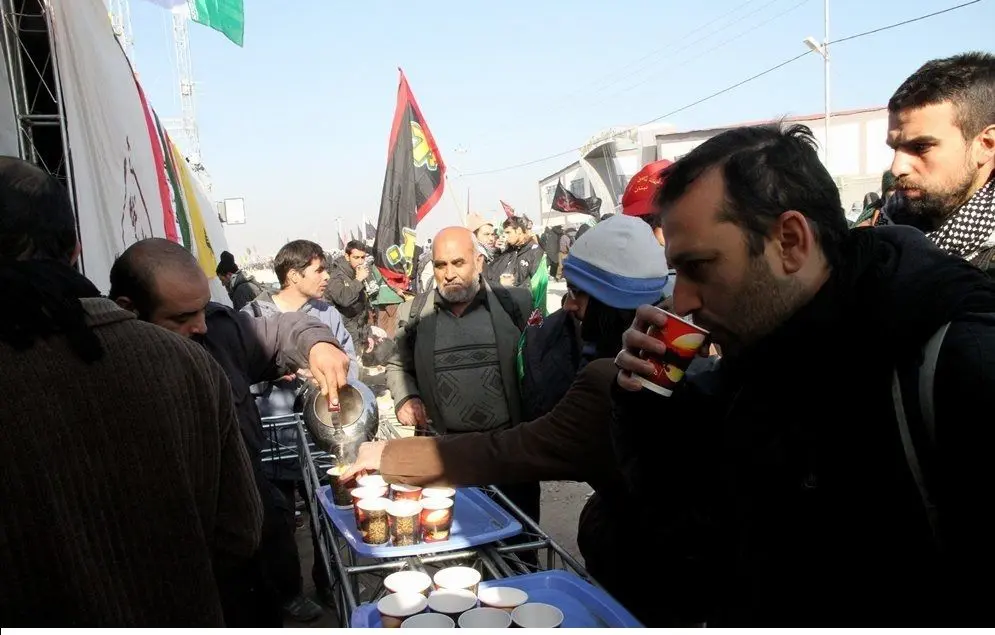 مشارکت جهادگران بسیجی قم در برپایی موکب های اربعین