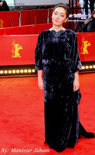 عکسهای منصور جهانی از نیکی کریمی بر روی فرش قرمز هفتاد و سومین جشنواره بینالمللی فیلم «برلین»