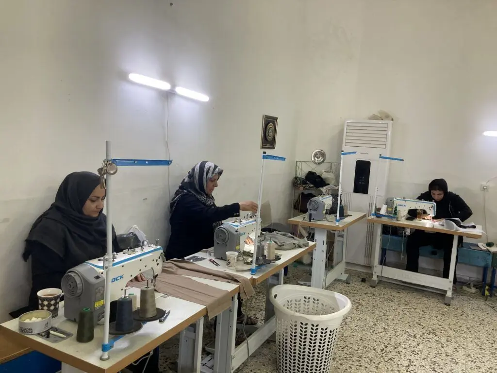 تامین ۱۶ چرخ خیاطی برای حمایت از کارگاه تولید پوشاک