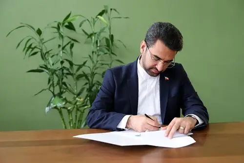 وزیر ارتباطات از رشد عملکرد و سوددهی پست بانک ایران قدردانی نمود