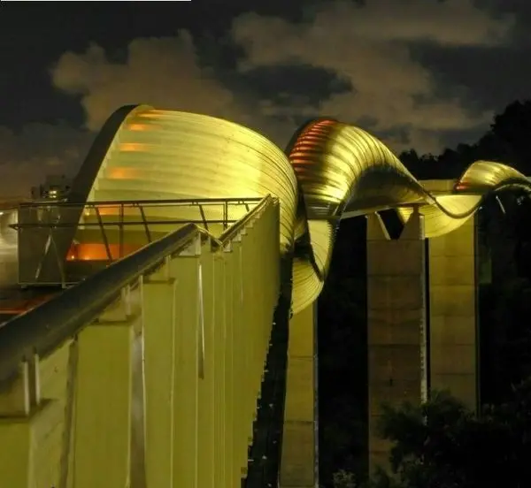 پل عابر پیاده ای که شبیه به موج دریاست+عکس