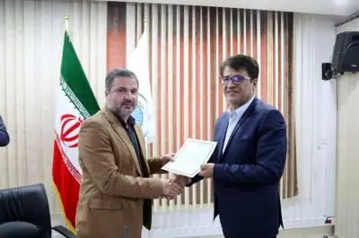 راه اندازی تالار گفتگو و طراحی مدل بهره وری کارآمد در بیمه ایران