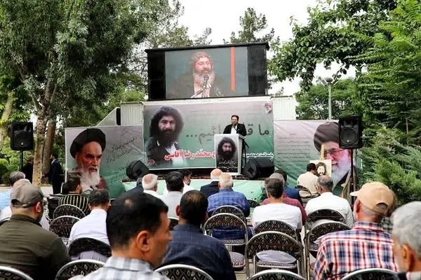 برگزاری مراسم هجدهمین سالگرد عروج شاعر آئینی کشور «محمدرضا آقاسی» در بهشت زهرا (س)

