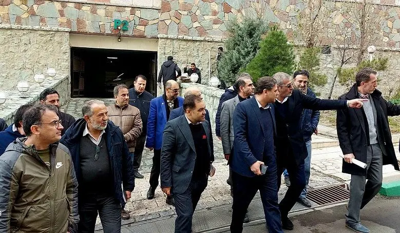 مدیر عامل شرکت مخابرات ایران از اجرای فیبرنوری در سعادت آباد تهران بازدید کرد