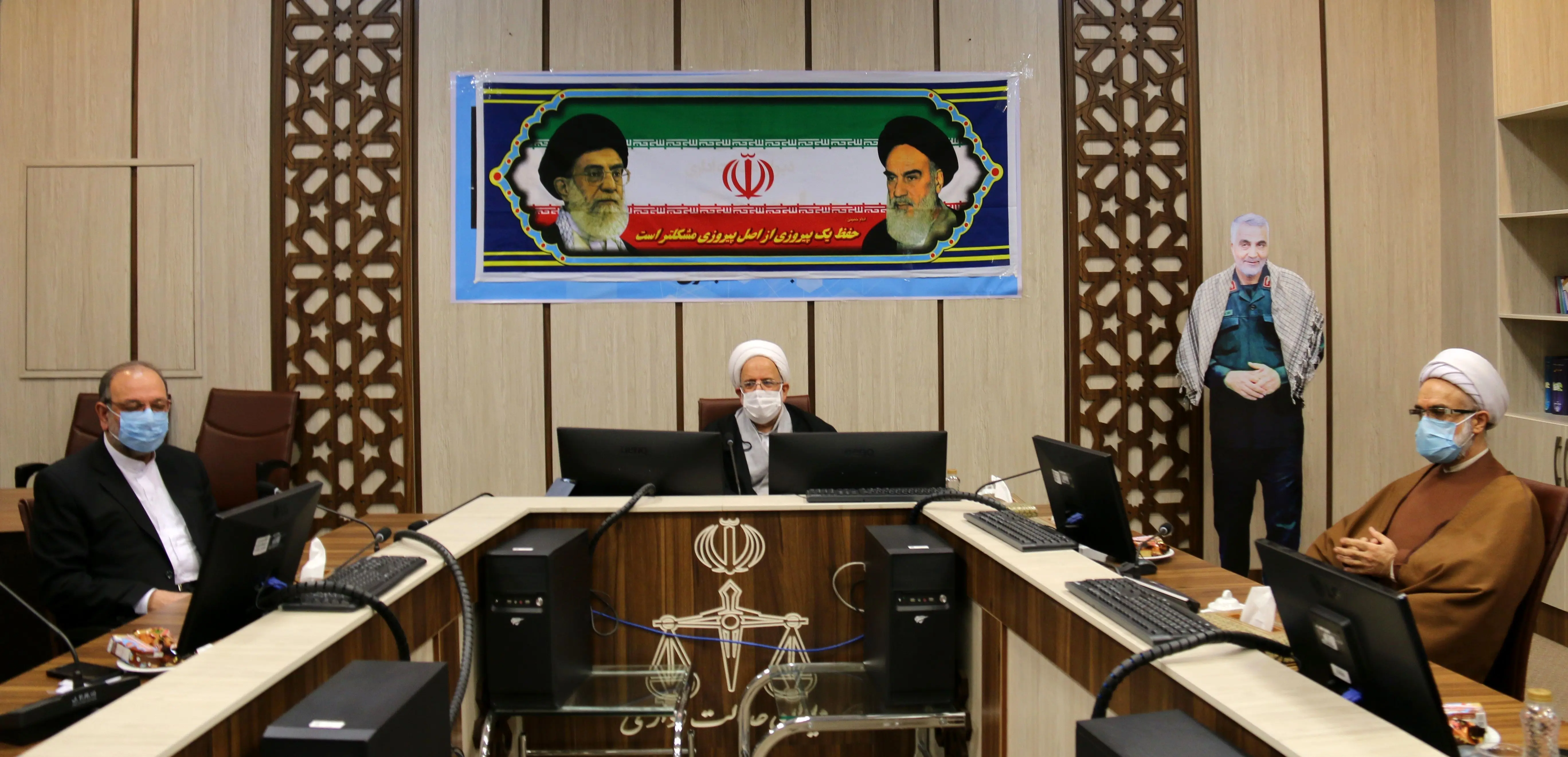 انقلاب اسلامی یک انقلاب الهی است