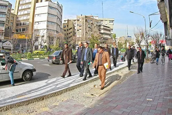 تکمیل عملیات بهسازی مسیرهای پیاده رو خیابان کریمخان حدفاصل خیابان حافظ تا خیابان ماهشهر

