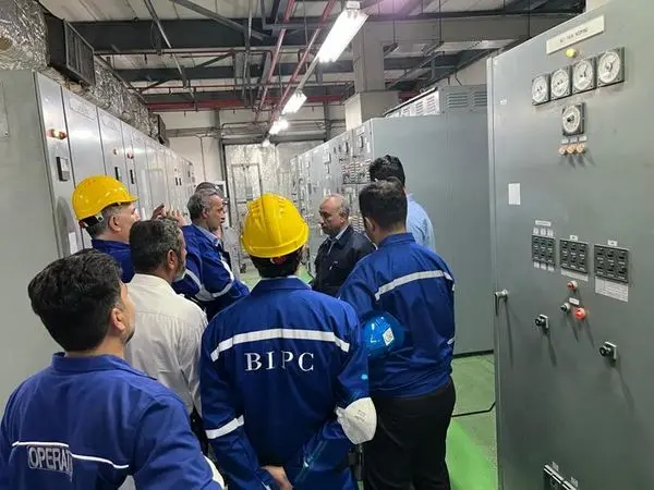 بازدید مدیرعامل پتروشیمی بندرامام از روند تعمیرات اساسی واحد آروماتیک