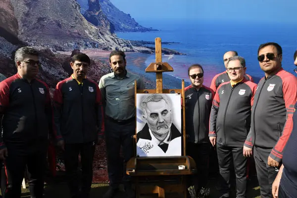 رونمایی از تصویر سردار سلیمانی در فولاد هرمزگان

