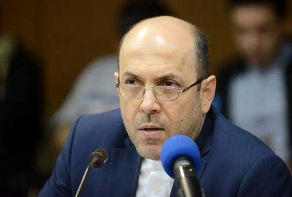 تا فردا تکلیف سرمربی استقلال مشخص می‌شود / بین 2 باشگاه پایتخت تبعیض وجود دارد