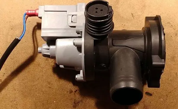 پمپ تخلیه ماشین لباسشویی چیست؟ علت و علائم خرابی آن کدام است؟