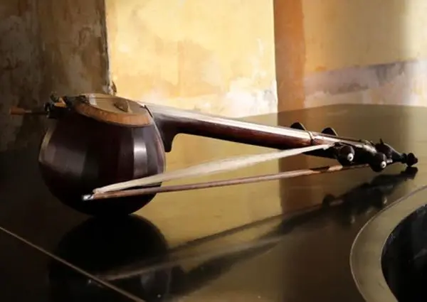 نوای ساز کمانچه در «ایران» پرس تی‌وی

