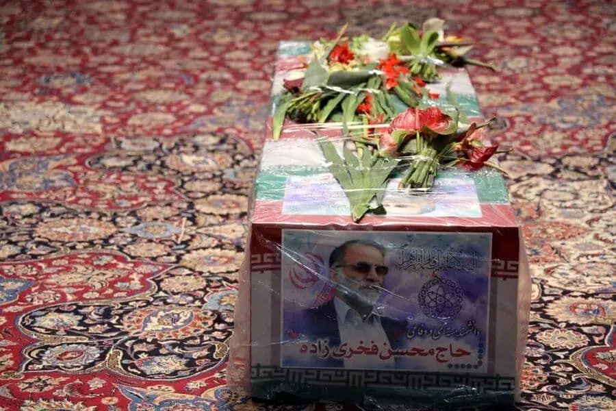 پیکر شهید دانشمند محسن فخری‌زاده در امامزاده صالح(ع) تشییع و به خاک سپرده شد

