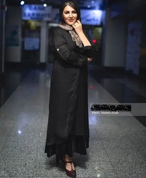 تیپ رسمی ستاره اسکندری با دامن و کفش تابستانی+عکس